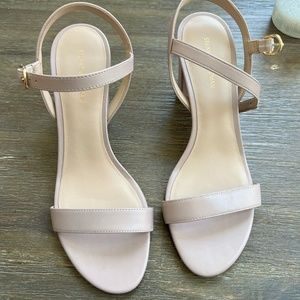STUART WEITZMAN NUDE BLOCK HEELS. WORN ONCE!